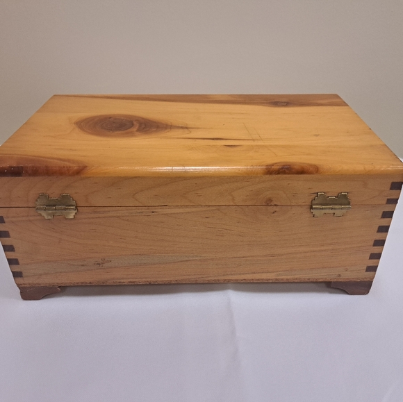 Vintage Cedar Wood Box Jewelry - Picture 3 of 6